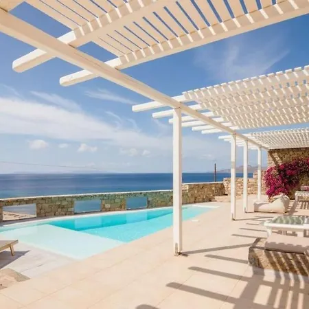 Luxurious Retreat W Swimming Pool & View