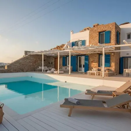 Luxurious Retreat W Swimming Pool & View *