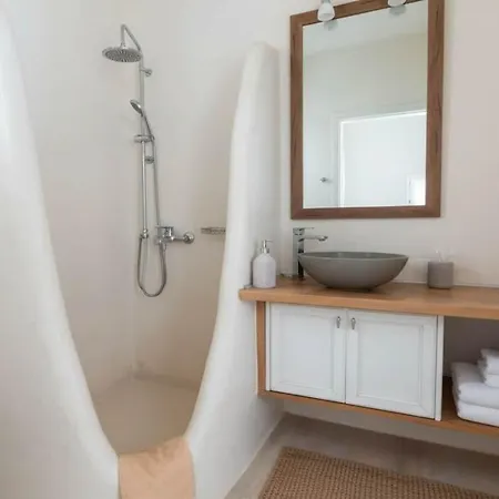 Vakantiehuis Luxurious Retreat W Swimming Pool & View