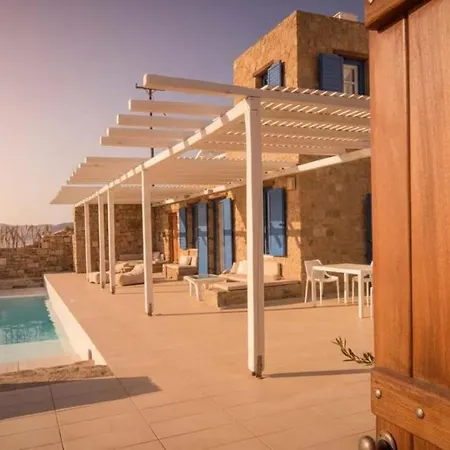 Vakantiehuis Luxurious Retreat W Swimming Pool & View