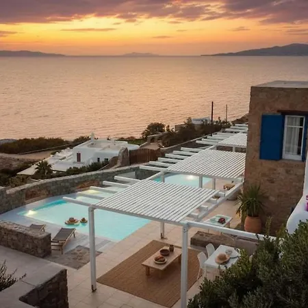 Luxurious Retreat W Swimming Pool & View *