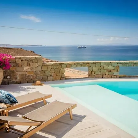 Vakantiehuis Luxurious Retreat W Swimming Pool & View